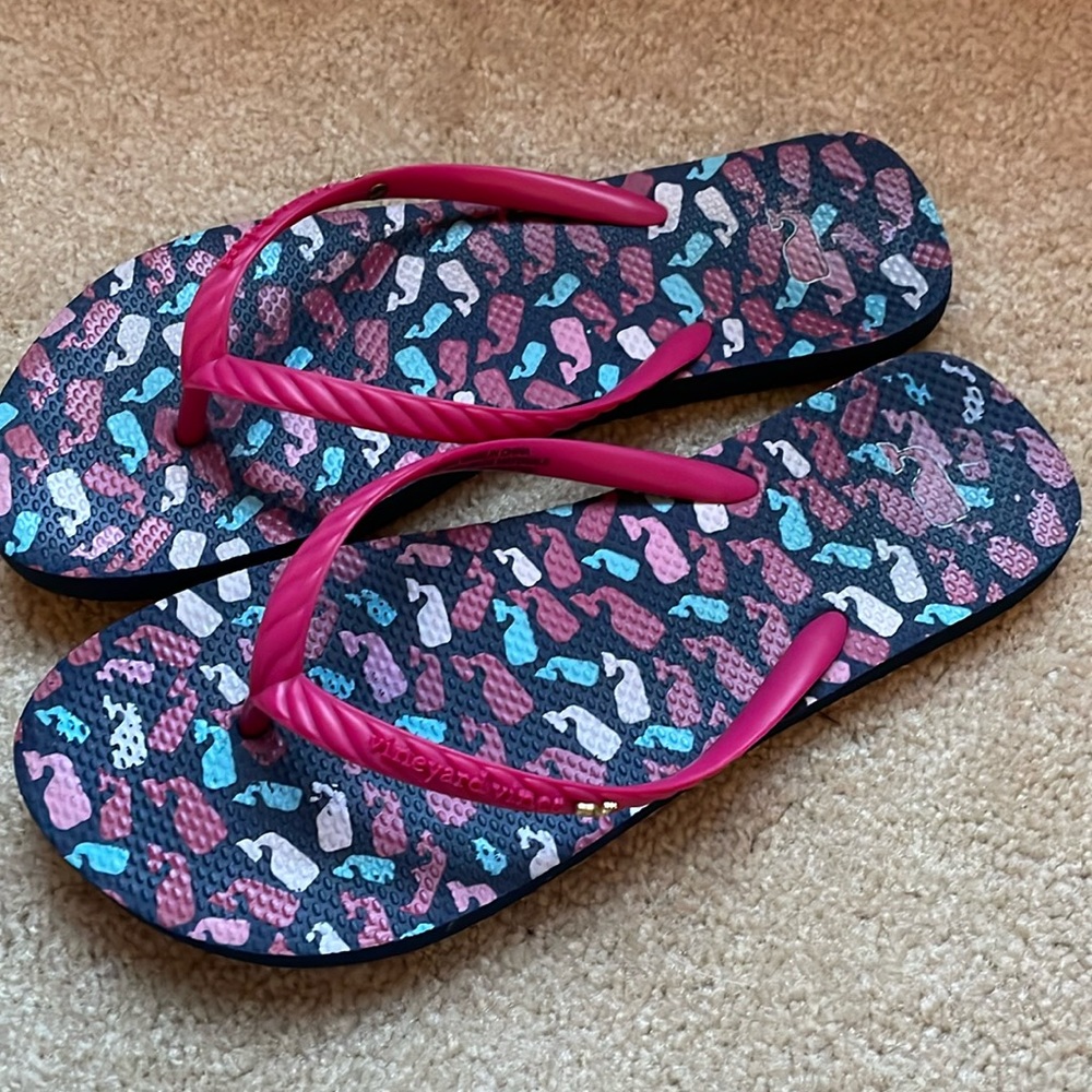 Vineyard vines whale flip flops